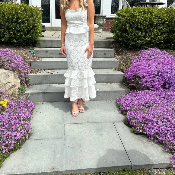 V. Chapman Dresses | V. Chapman White Midi Dress with Elegant Design | Color: White | Size: 6 | Vstetsen's Closet